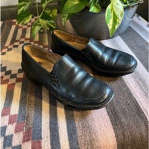 Sofft 7.5 black slip-on shoes
